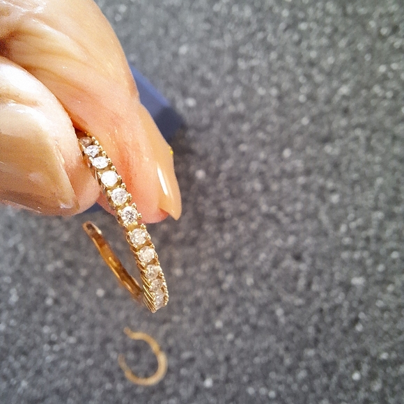 1/2 cttw Natural Diamond Hoops in 10K White or Yellow Gold 1" Tall - Picture 2 of 6